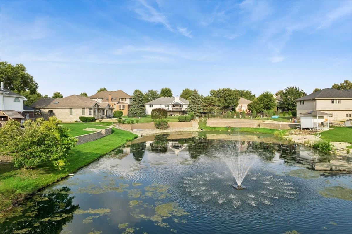 18220 Hidden Valley Cove, Orland Park, IL 60467