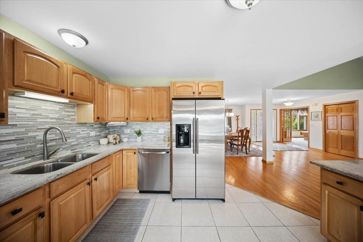 18220 Hidden Valley Cove, Orland Park, IL 60467