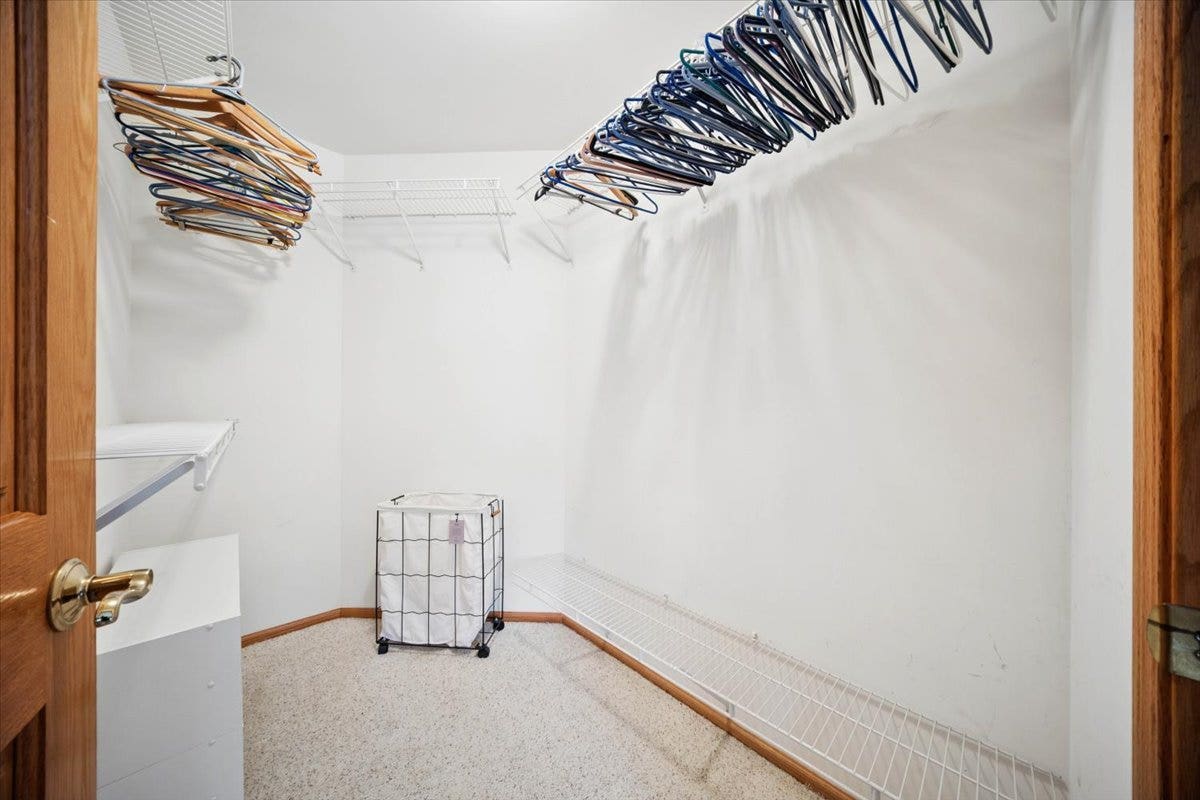 18220 Hidden Valley Cove, Orland Park, IL 60467