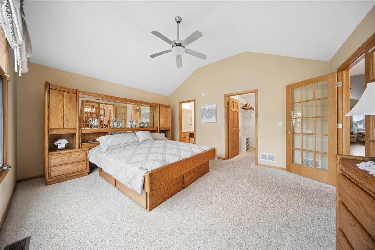 18220 Hidden Valley Cove, Orland Park, IL 60467