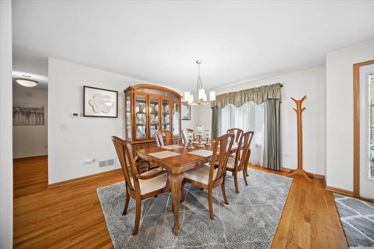 18220 Hidden Valley Cove, Orland Park, IL 60467