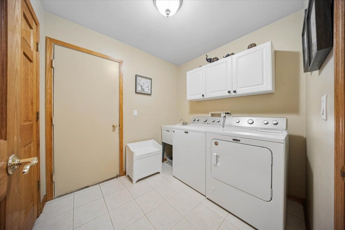 18220 Hidden Valley Cove, Orland Park, IL 60467