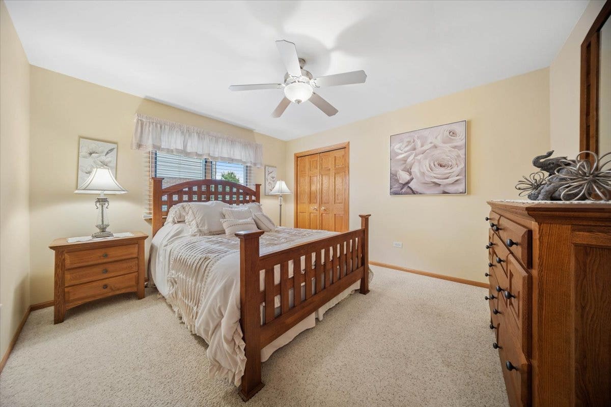 18220 Hidden Valley Cove, Orland Park, IL 60467