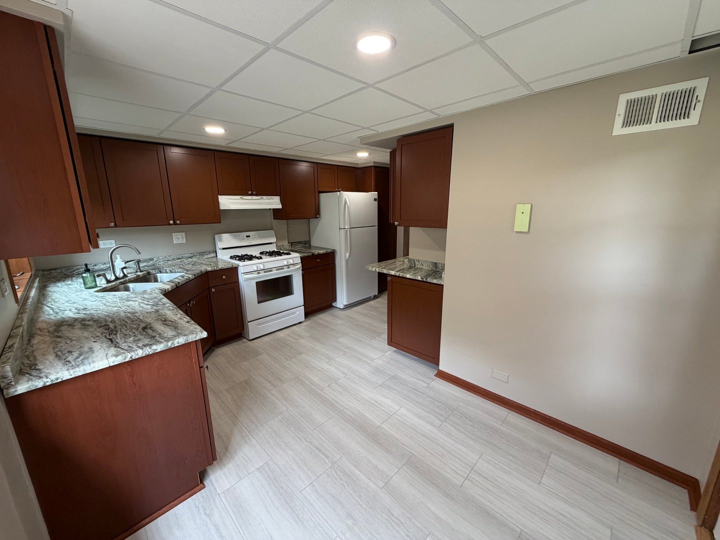 17242 RIDGELAND Avenue, #1N, Tinley Park, IL 60477