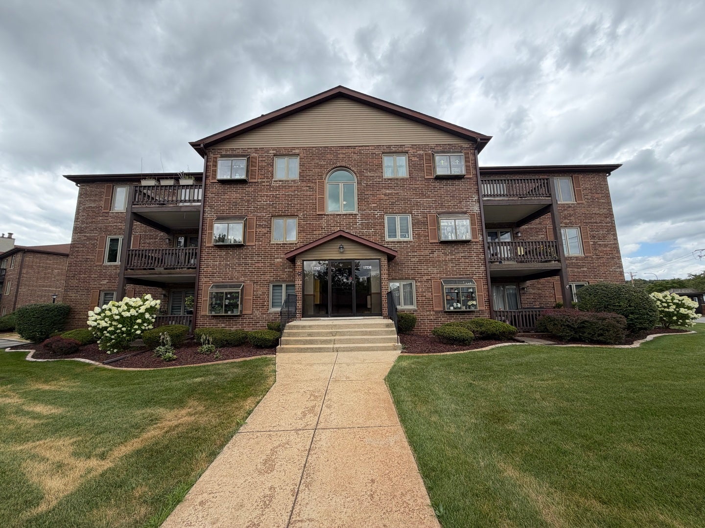 17242 RIDGELAND Avenue, #1N, Tinley Park, IL 60477
