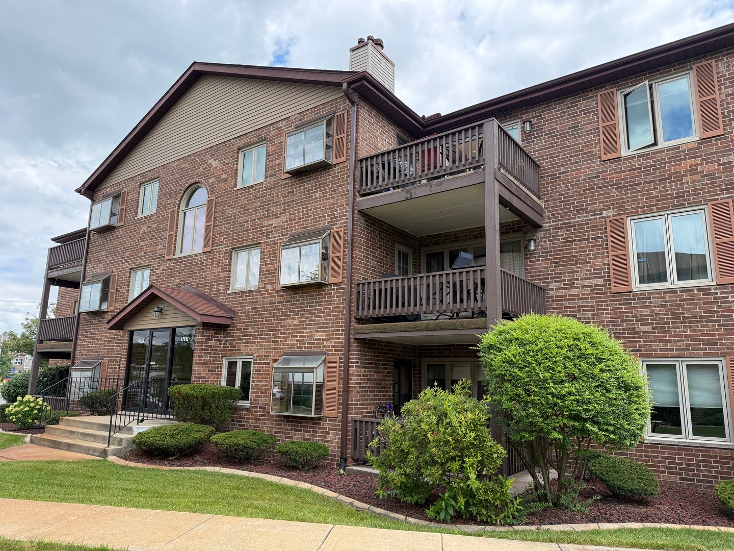 17242 RIDGELAND Avenue, #1N, Tinley Park, IL 60477