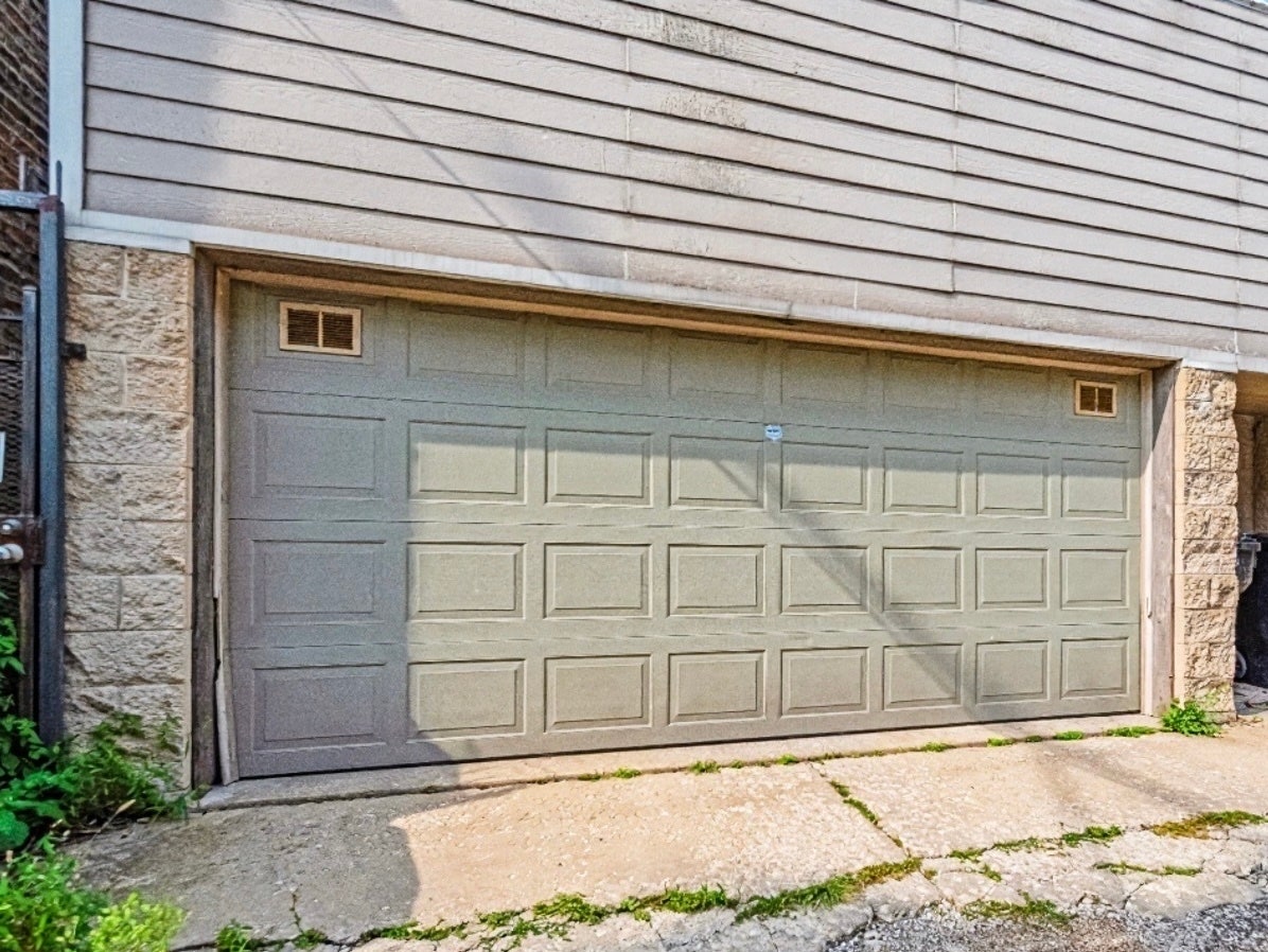 2027 W Race Avenue, #1W, Chicago, IL 60612 2027 W Race Avenue, #1W, Chicago, IL 60612