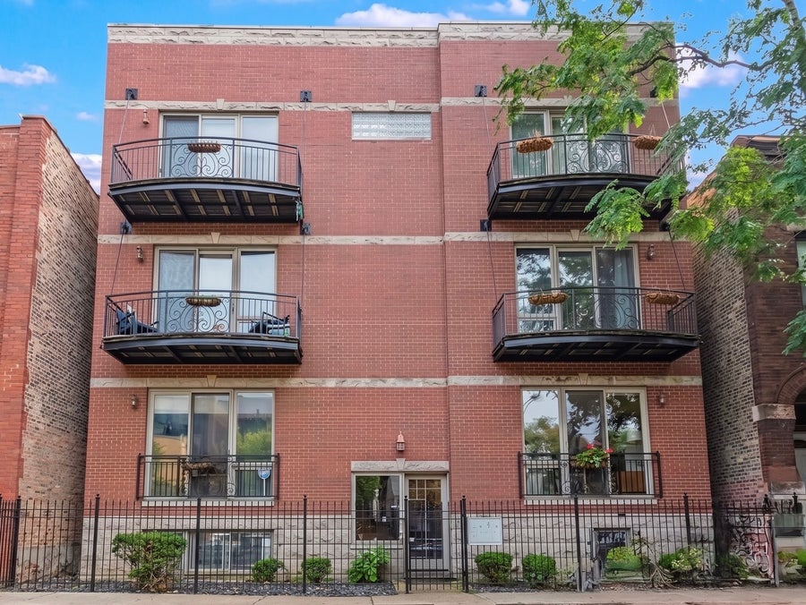 Property photo for 2027 W Race Avenue, #1W, Chicago, IL
