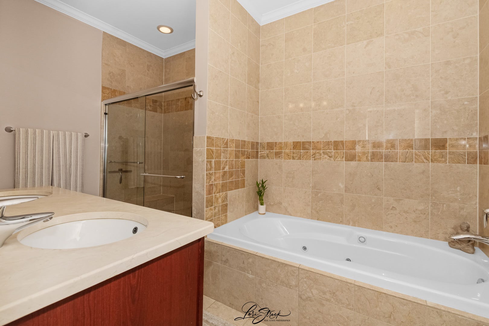 2027 W Race Avenue, #1W, Chicago, IL 60612 2027 W Race Avenue, #1W, Chicago, IL 60612