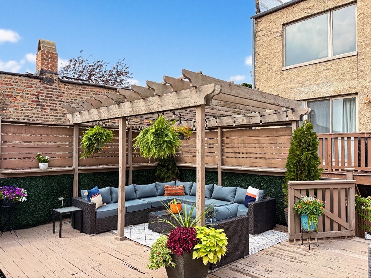 2027 W Race Avenue, #1W, Chicago, IL 60612 2027 W Race Avenue, #1W, Chicago, IL 60612