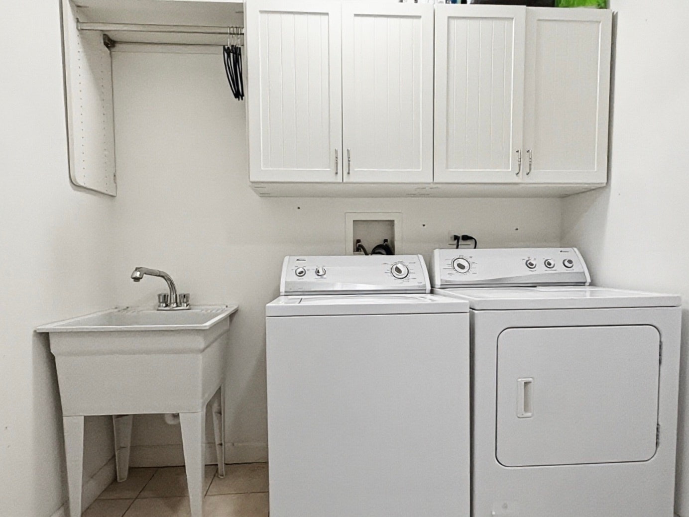 2027 W Race Avenue, #1W, Chicago, IL 60612 2027 W Race Avenue, #1W, Chicago, IL 60612