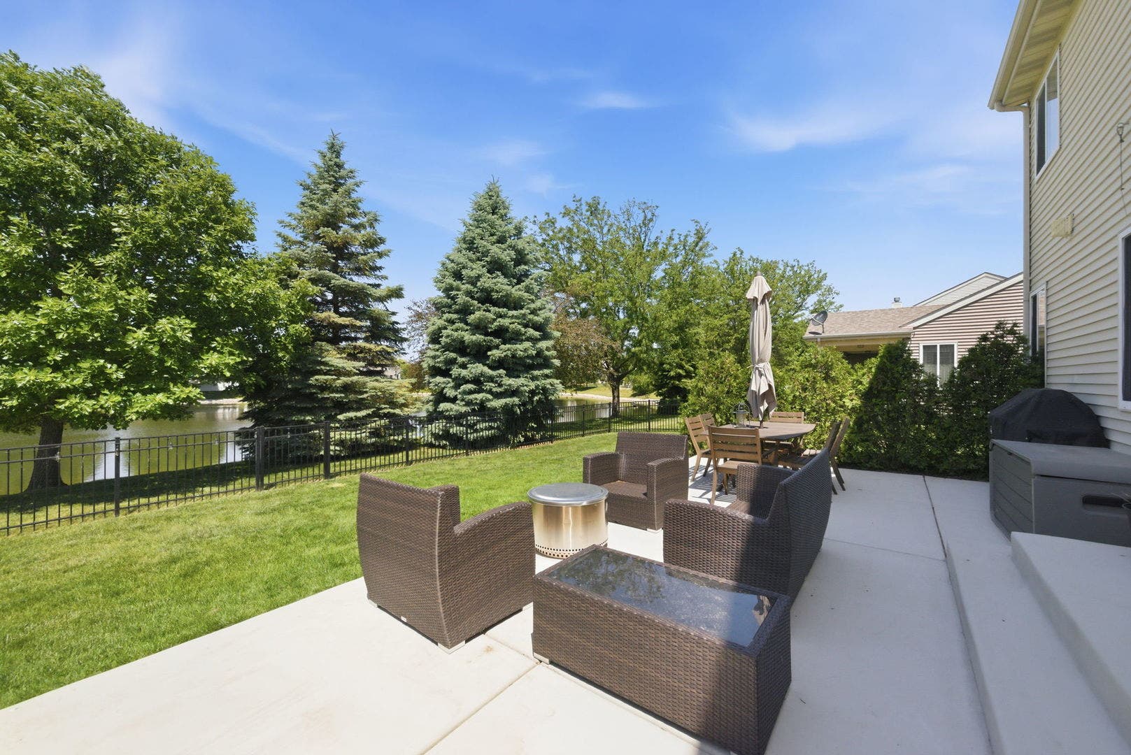 3417 Mustang Road, Joliet, IL 60435 3417 Mustang Road, Joliet, IL 60435