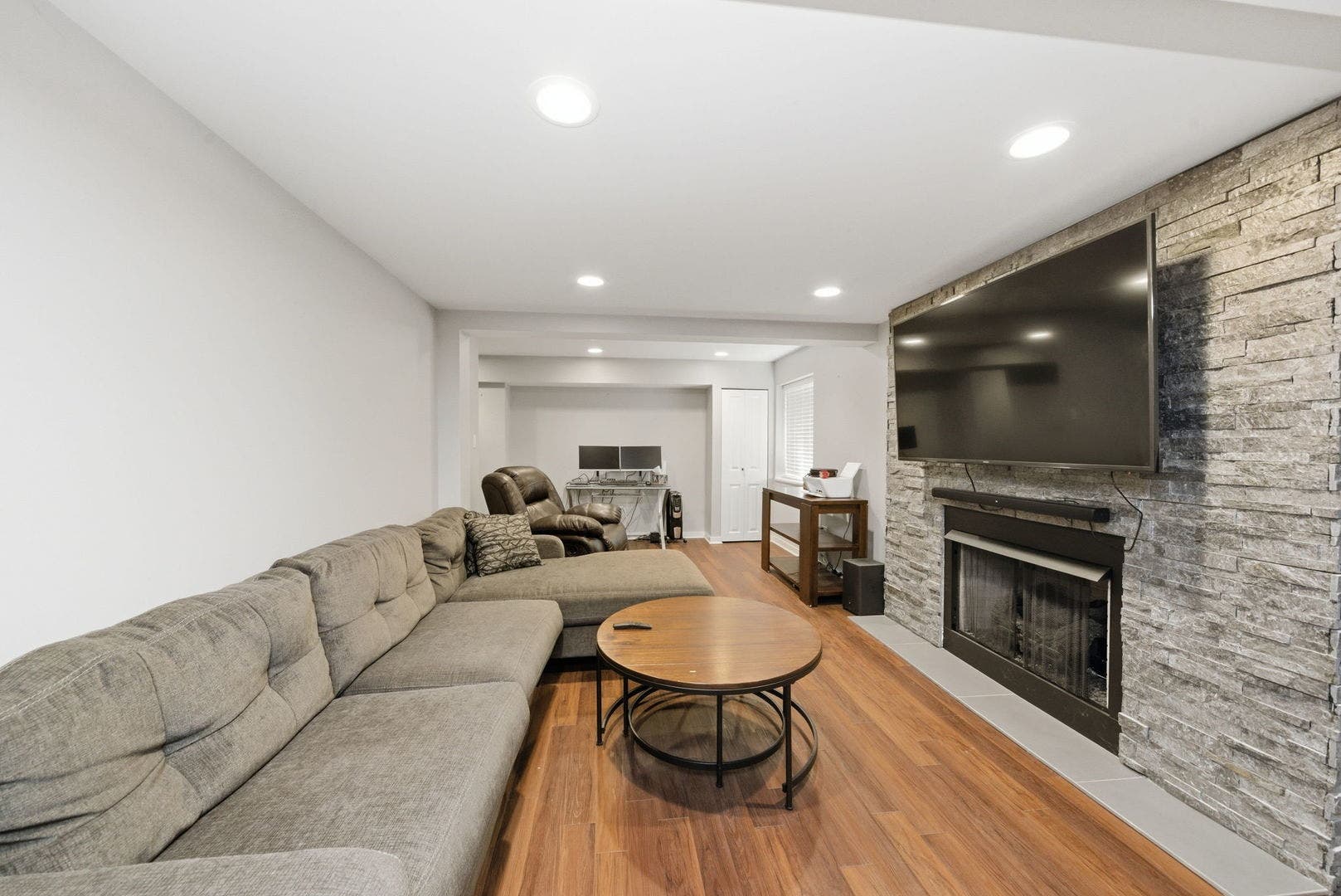 3417 Mustang Road, Joliet, IL 60435 3417 Mustang Road, Joliet, IL 60435