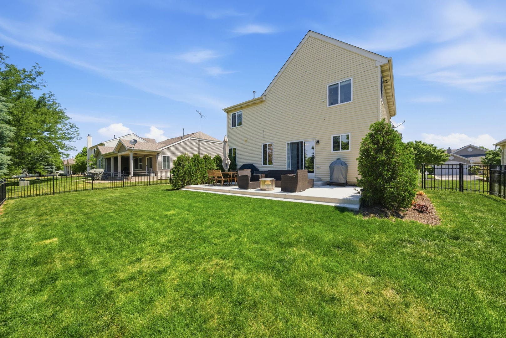 3417 Mustang Road, Joliet, IL 60435 3417 Mustang Road, Joliet, IL 60435