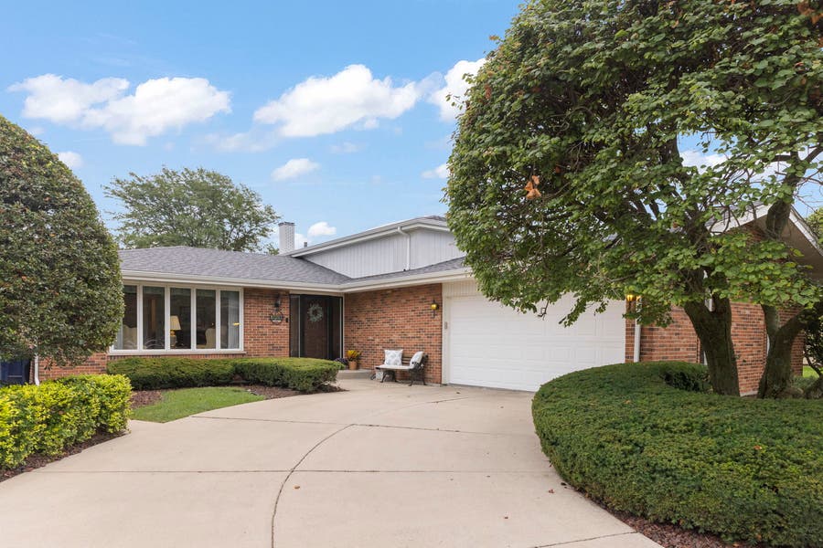 Property photo for 15213 Woodmar Drive, Orland Park, IL