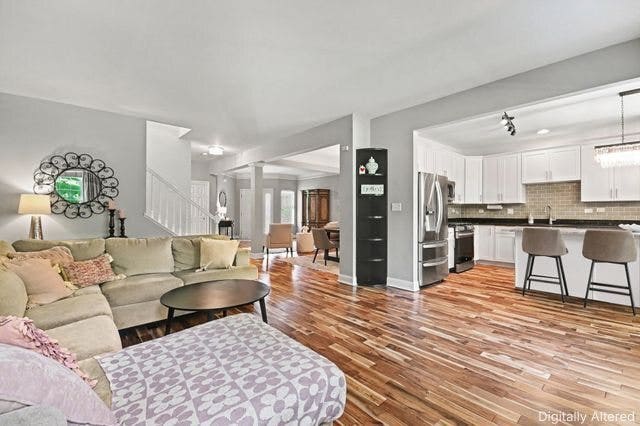 1102 Iron Horse Court, Elgin, IL 60124