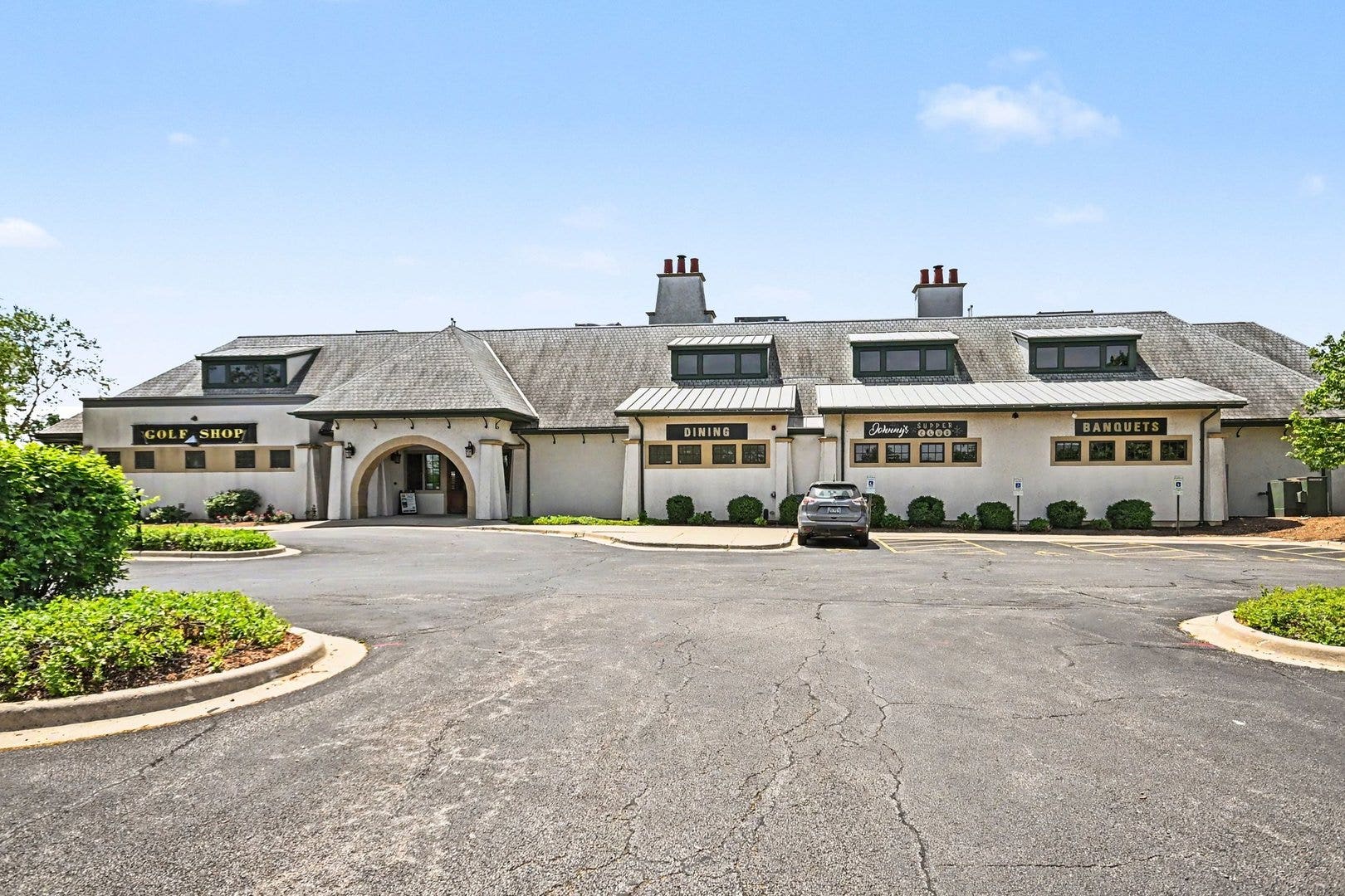1102 Iron Horse Court, Elgin, IL 60124