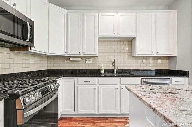 1102 Iron Horse Court, Elgin, IL 60124