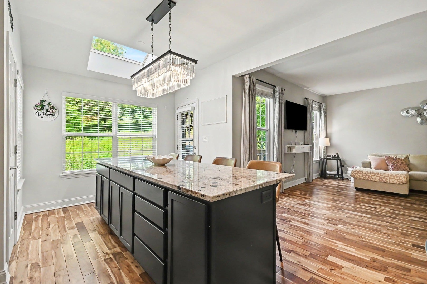 1102 Iron Horse Court, Elgin, IL 60124