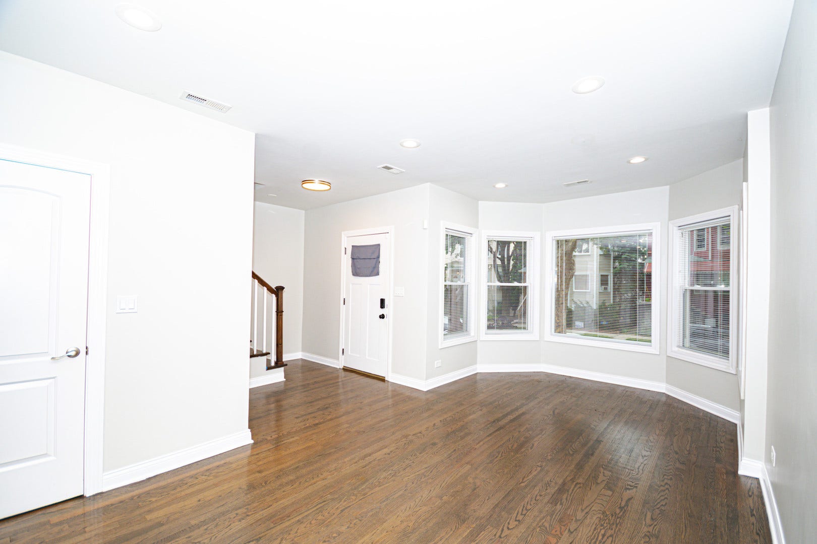 2824 N Springfield Avenue, Chicago, IL 60618 2824 N Springfield Avenue, Chicago, IL 60618