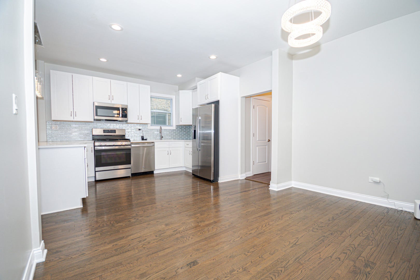 2824 N Springfield Avenue, Chicago, IL 60618 2824 N Springfield Avenue, Chicago, IL 60618