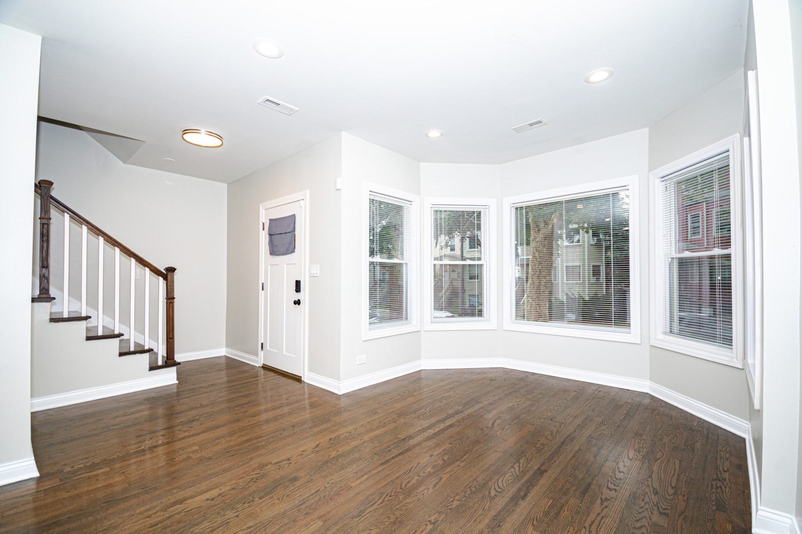 2824 N Springfield Avenue, Chicago, IL 60618 2824 N Springfield Avenue, Chicago, IL 60618