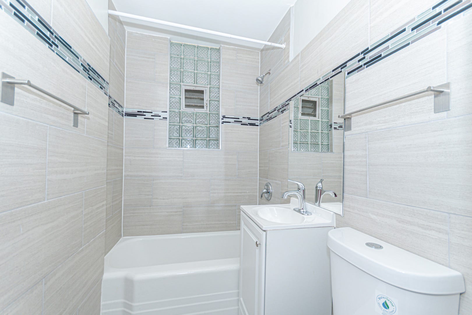 2824 N Springfield Avenue, Chicago, IL 60618 2824 N Springfield Avenue, Chicago, IL 60618
