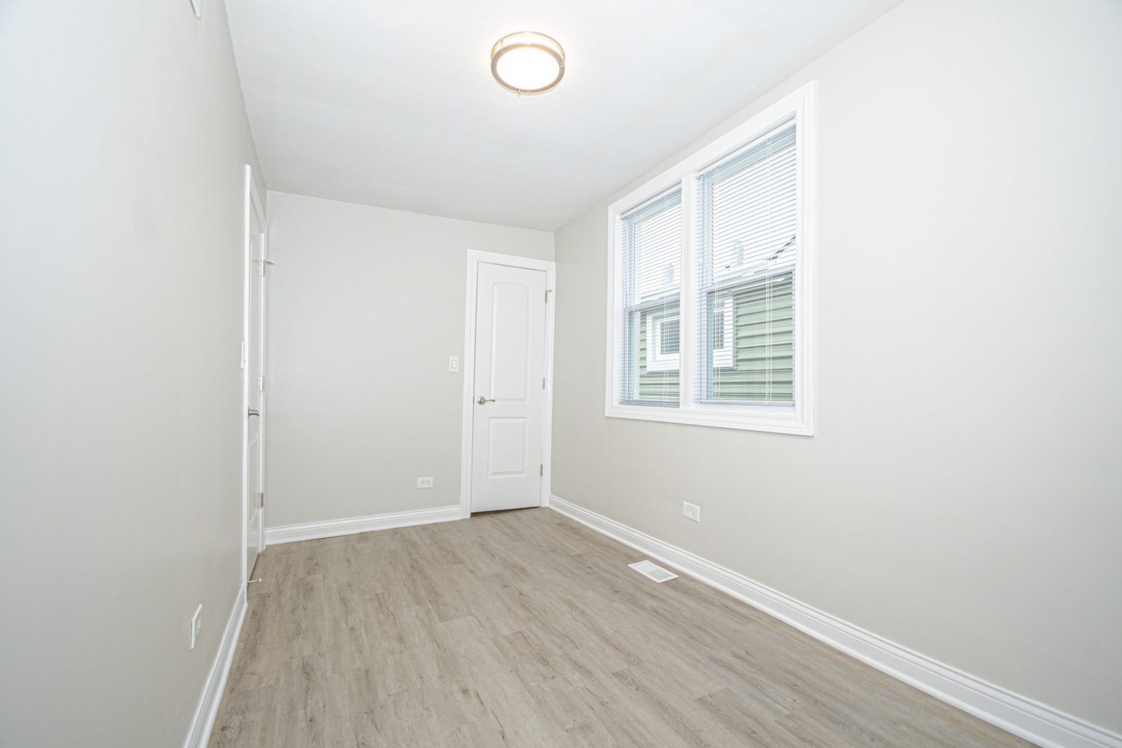 2824 N Springfield Avenue, Chicago, IL 60618 2824 N Springfield Avenue, Chicago, IL 60618