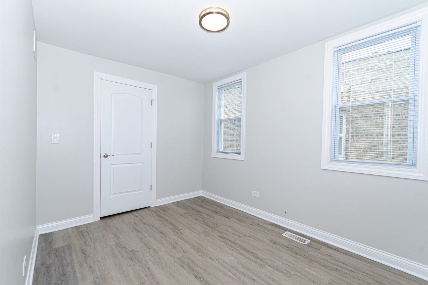 2824 N Springfield Avenue, Chicago, IL 60618 2824 N Springfield Avenue, Chicago, IL 60618