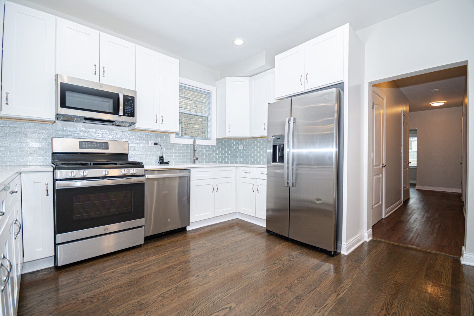 2824 N Springfield Avenue, Chicago, IL 60618 2824 N Springfield Avenue, Chicago, IL 60618