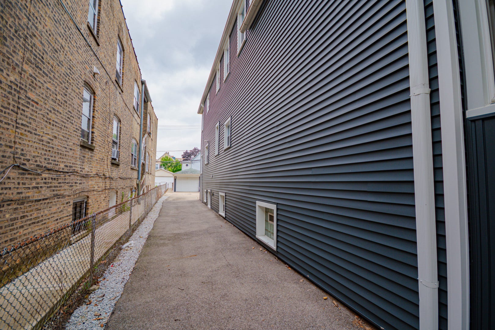 2824 N Springfield Avenue, Chicago, IL 60618 2824 N Springfield Avenue, Chicago, IL 60618