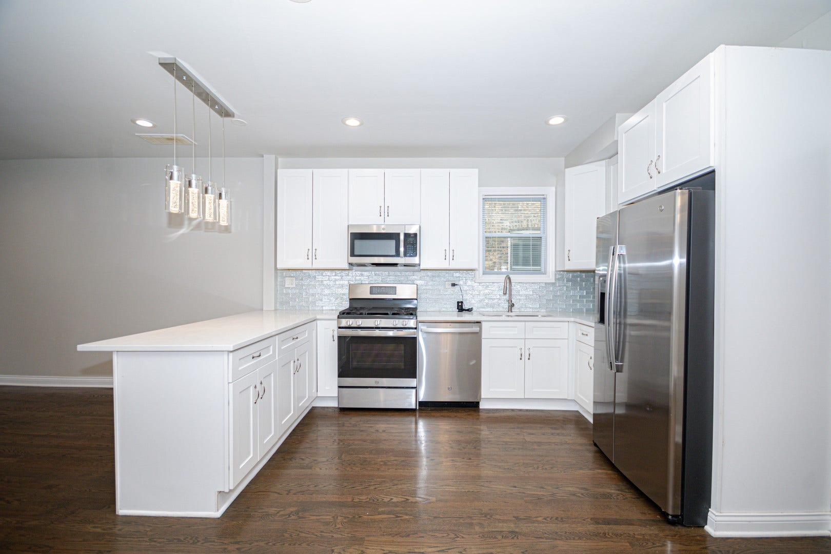 2824 N Springfield Avenue, Chicago, IL 60618 2824 N Springfield Avenue, Chicago, IL 60618