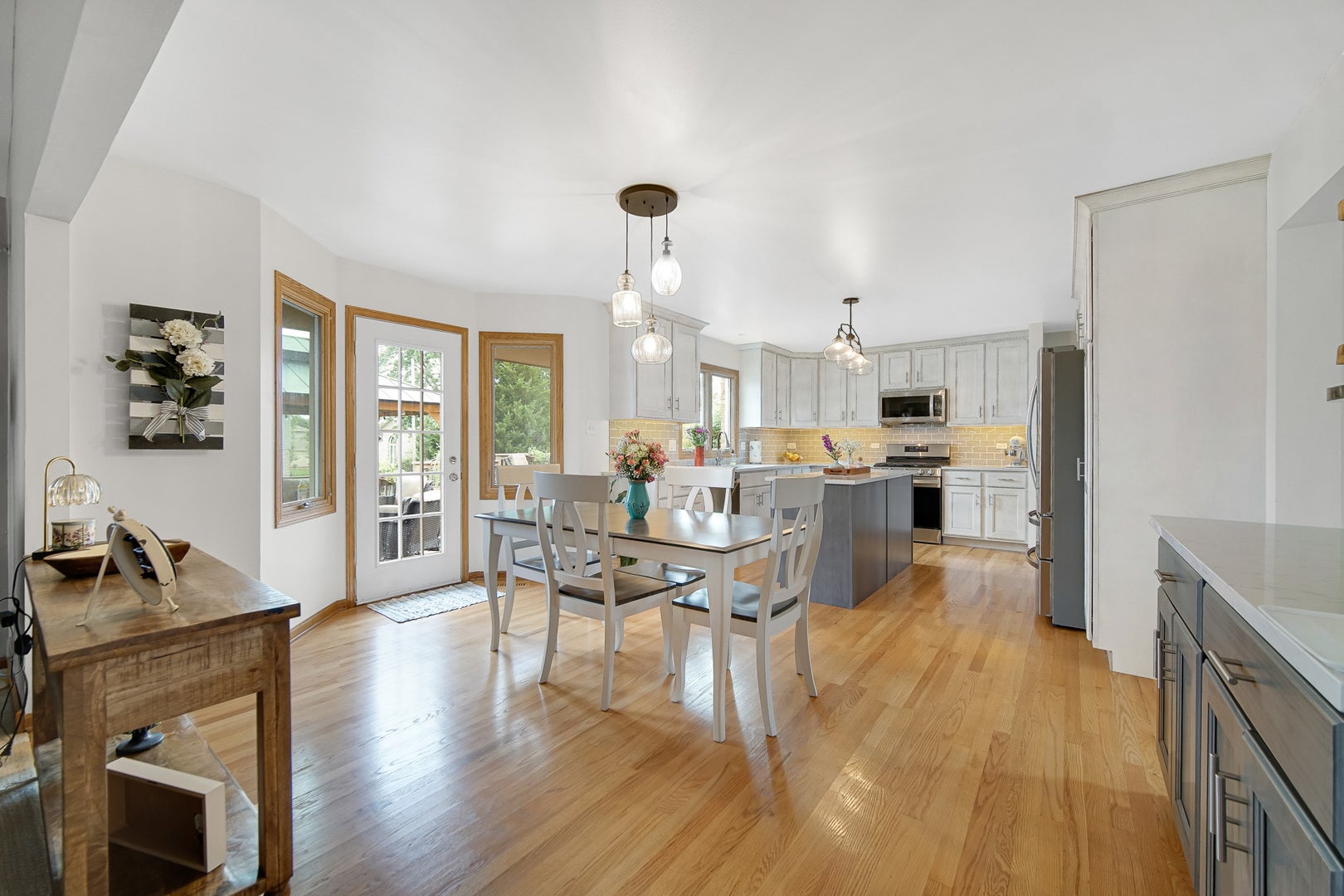 9224 Greenwood Drive, Tinley Park, IL 60487