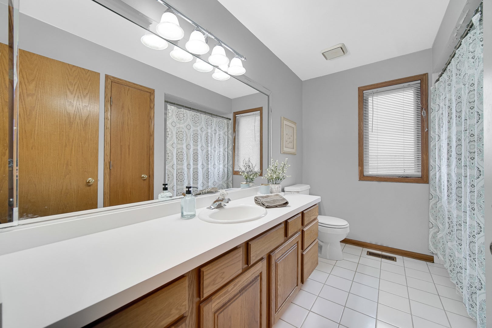 9224 Greenwood Drive, Tinley Park, IL 60487