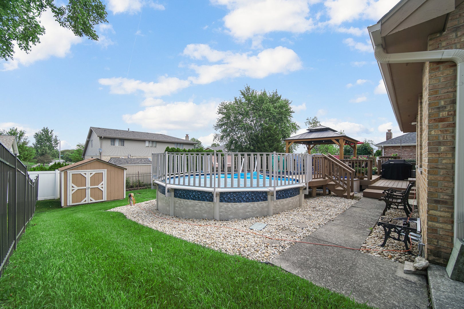 9224 Greenwood Drive, Tinley Park, IL 60487