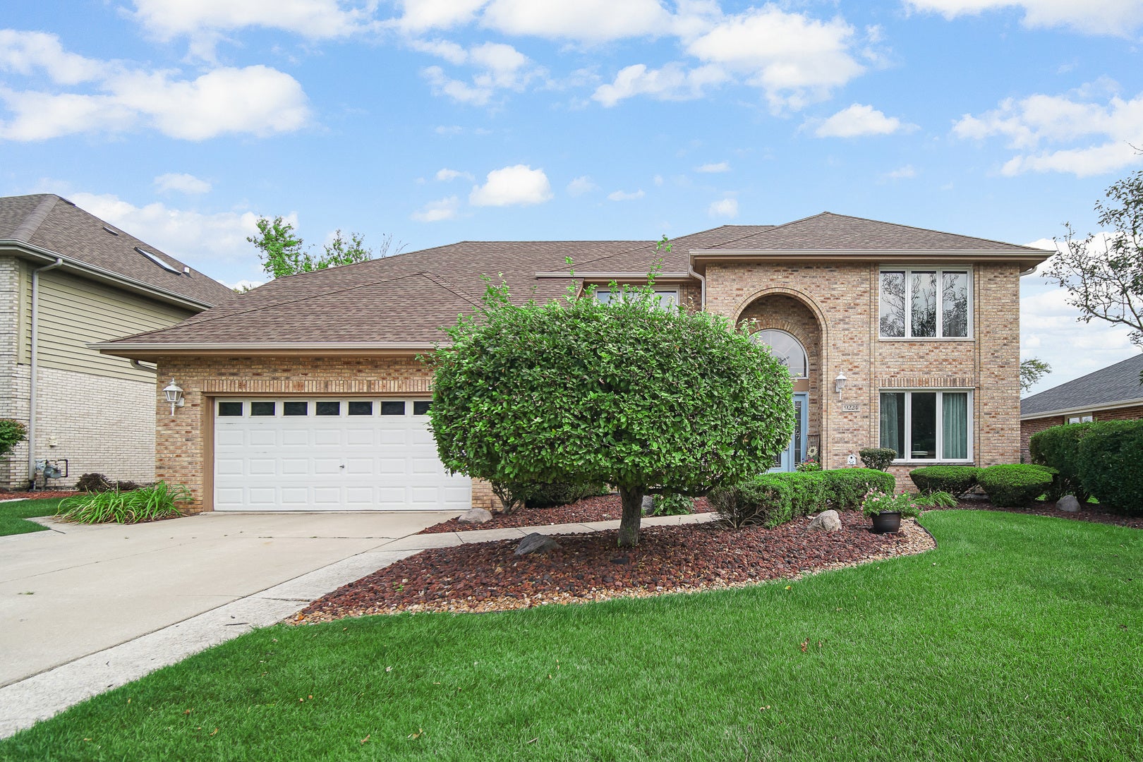 9224 Greenwood Drive, Tinley Park, IL 60487