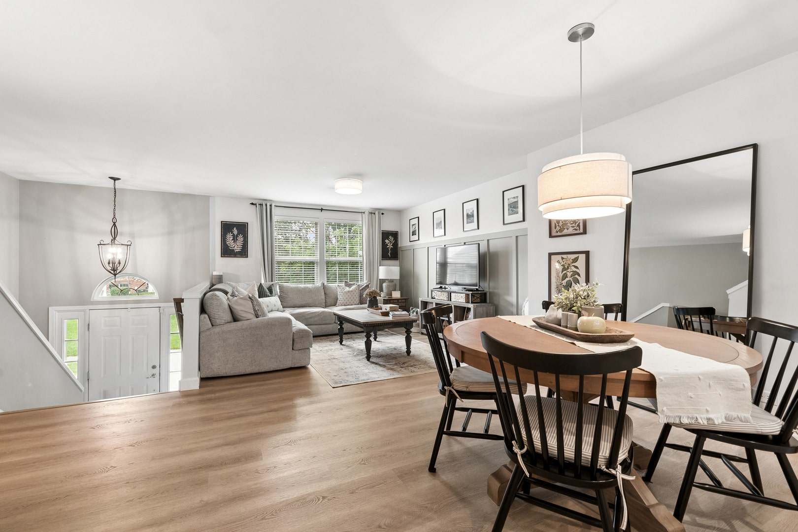 1021 Crane Point, Elgin, IL 60124 1021 Crane Point, Elgin, IL 60124
