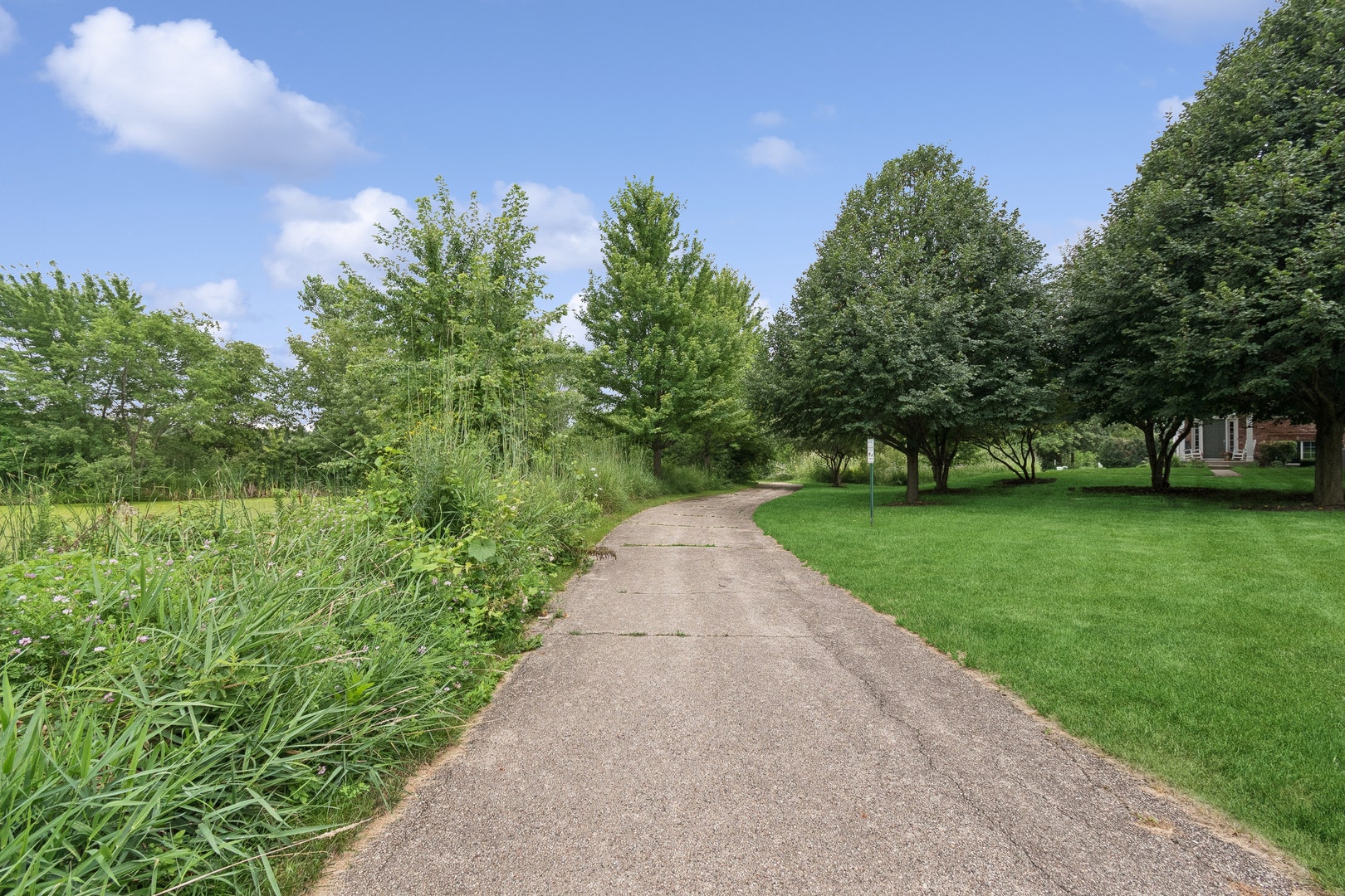 1021 Crane Point, Elgin, IL 60124 1021 Crane Point, Elgin, IL 60124