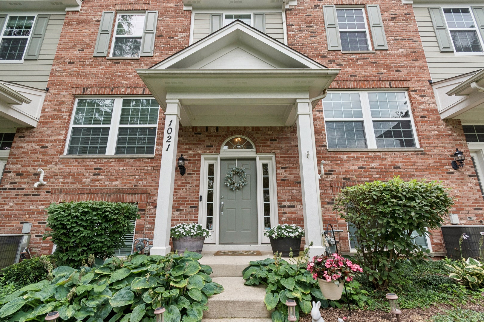 1021 Crane Point, Elgin, IL 60124 1021 Crane Point, Elgin, IL 60124