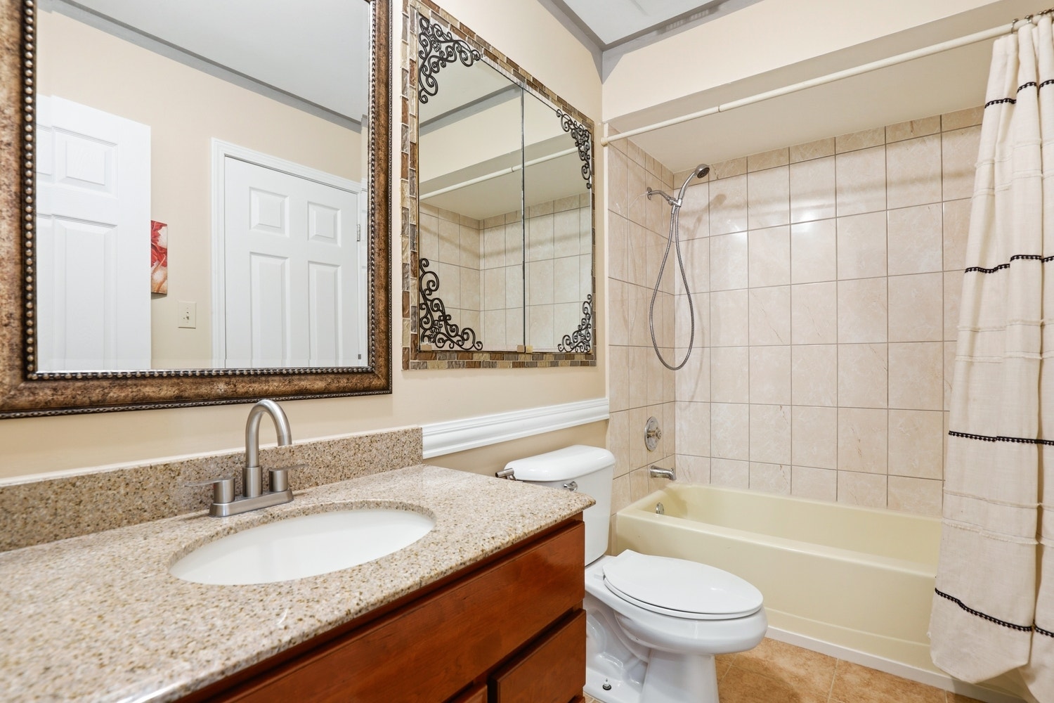 6829 Winston Drive, Tinley Park, IL 60477 6829 Winston Drive, Tinley Park, IL 60477