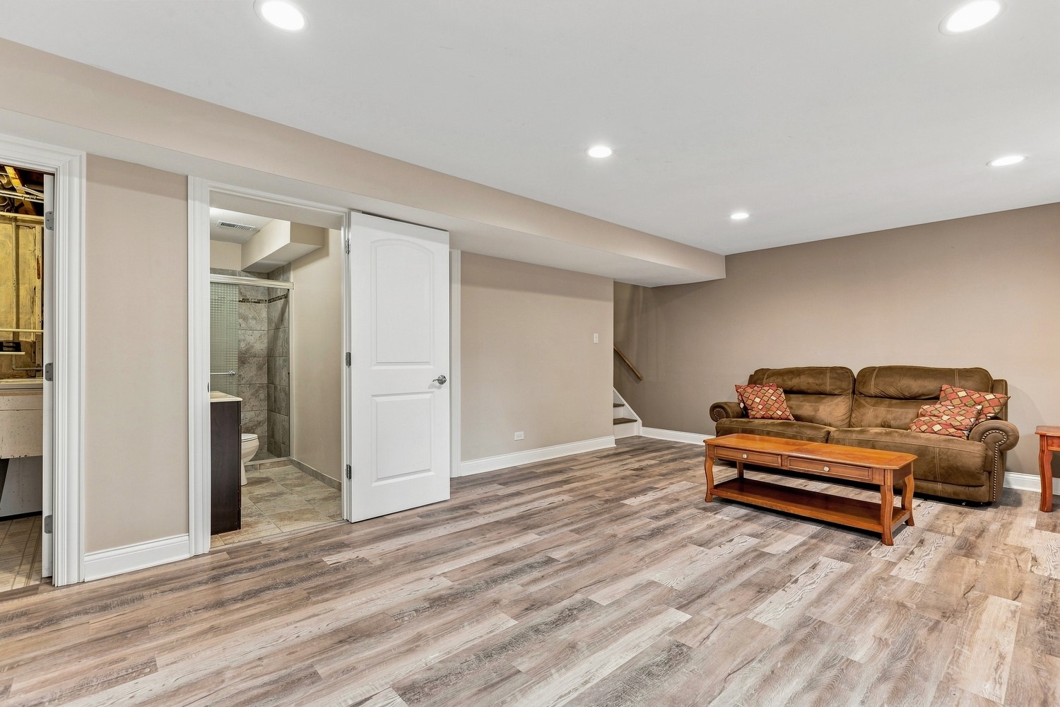 6829 Winston Drive, Tinley Park, IL 60477 6829 Winston Drive, Tinley Park, IL 60477