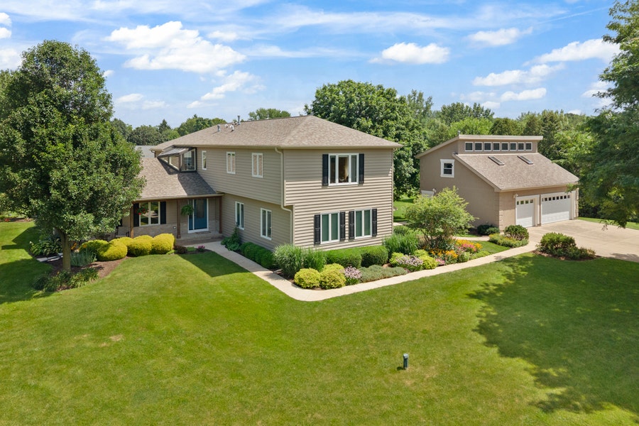 Property photo for 9N859 Channel Court, Elgin, IL