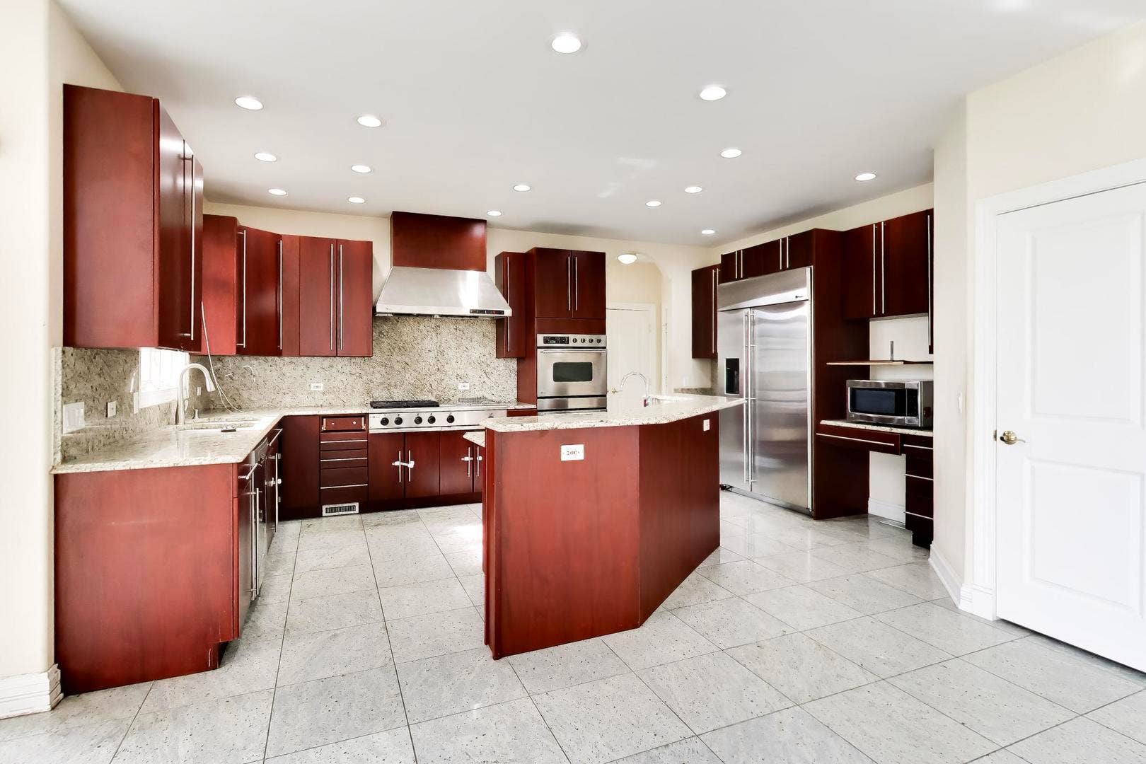 1 Firethorn Court, Lemont, IL 60439 1 Firethorn Court, Lemont, IL 60439