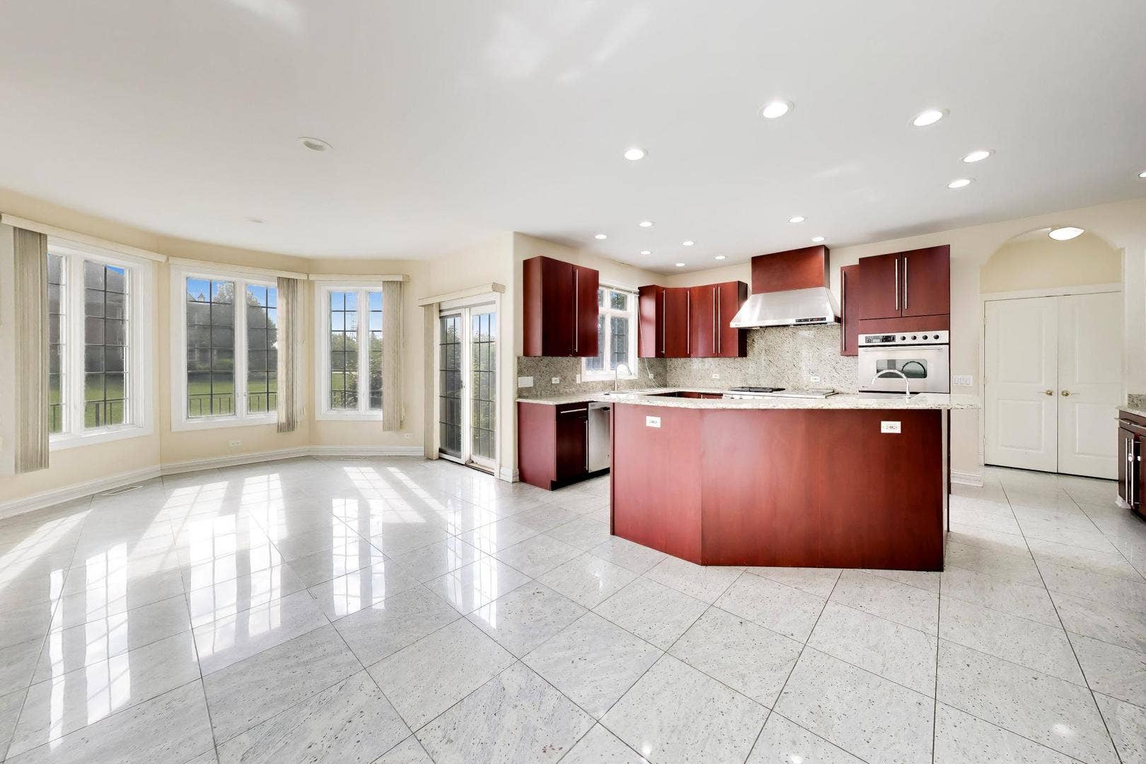 1 Firethorn Court, Lemont, IL 60439 1 Firethorn Court, Lemont, IL 60439
