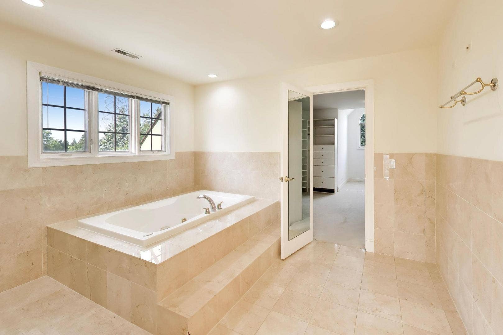 1 Firethorn Court, Lemont, IL 60439 1 Firethorn Court, Lemont, IL 60439