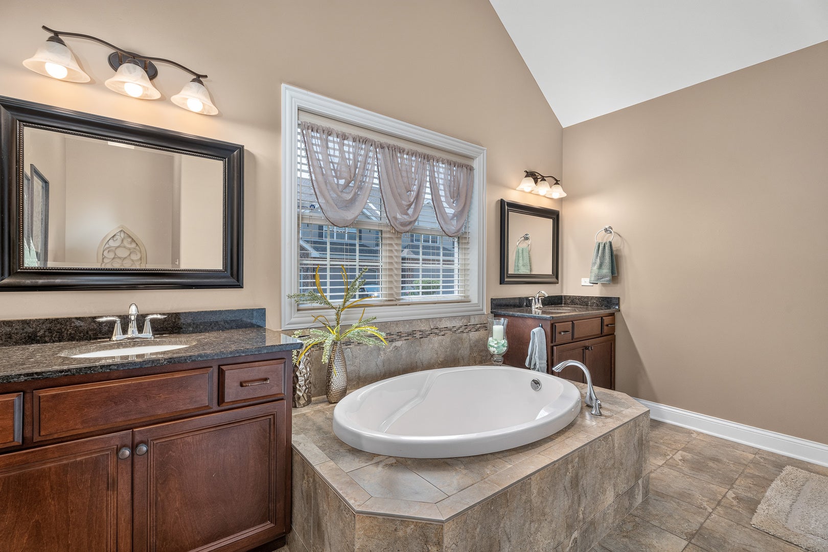 16525 TIMBER Trail, Orland Park, IL 60467 16525 TIMBER Trail, Orland Park, IL 60467
