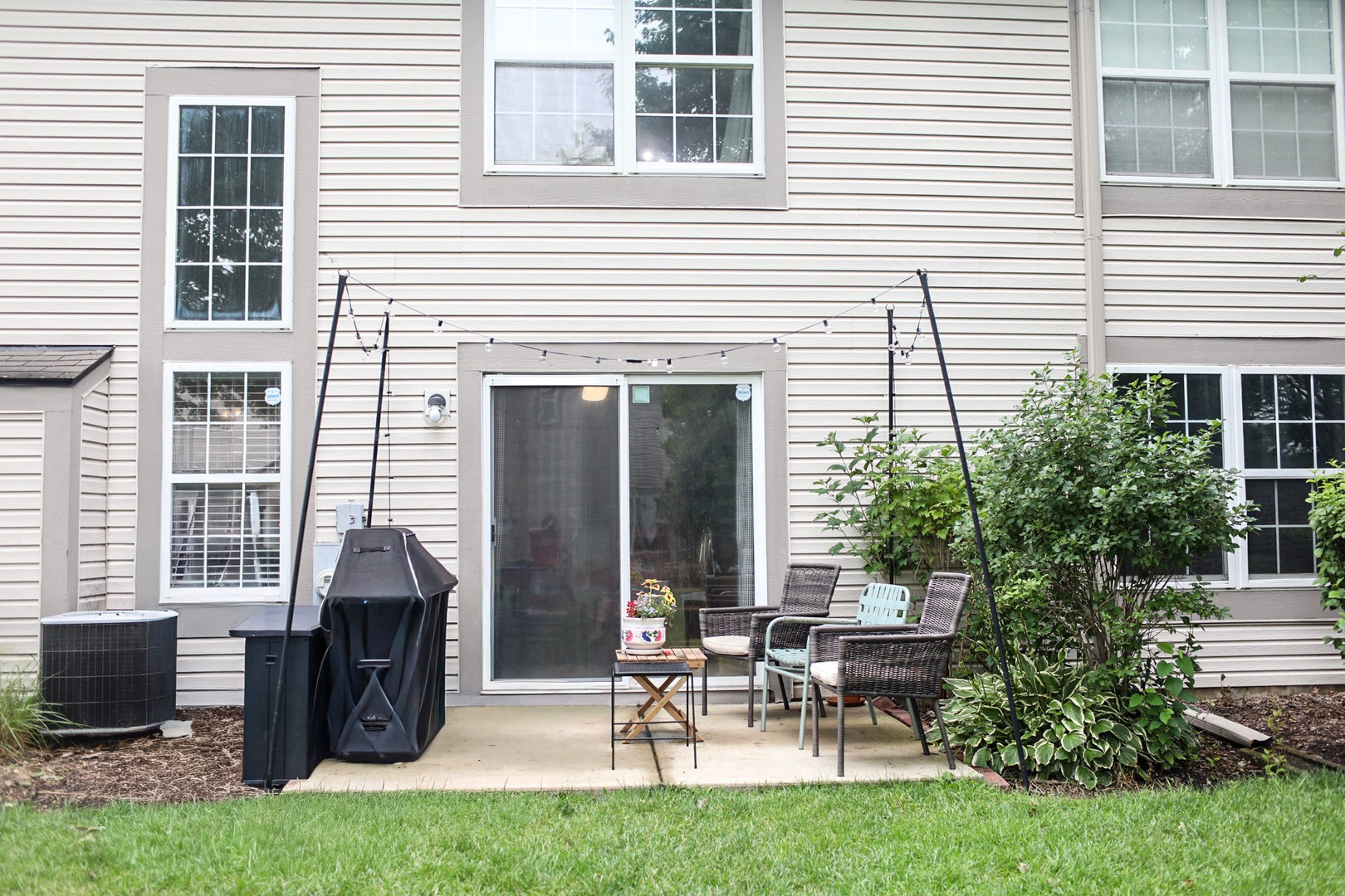 2324 College Green Drive, Elgin, IL 60123 2324 College Green Drive, Elgin, IL 60123