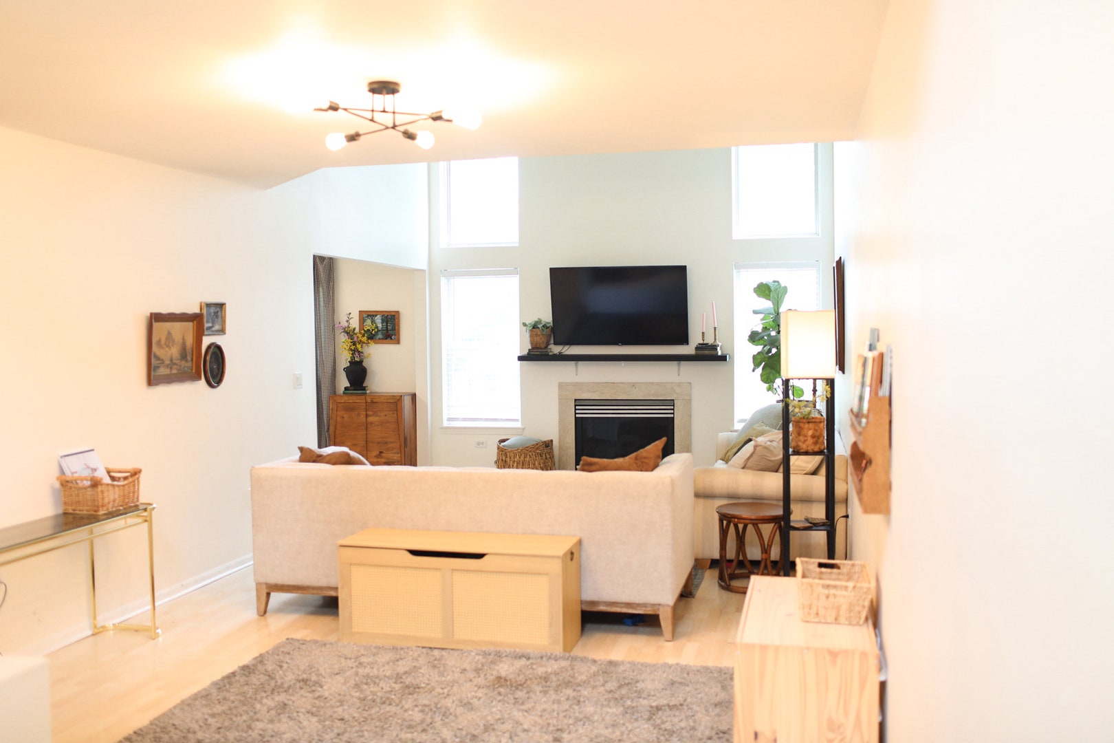 2324 College Green Drive, Elgin, IL 60123 2324 College Green Drive, Elgin, IL 60123