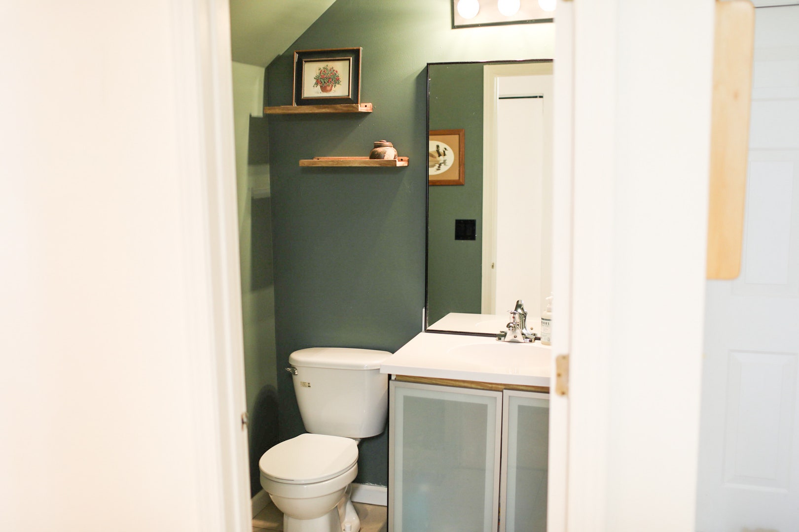 2324 College Green Drive, Elgin, IL 60123 half bath on first floor.