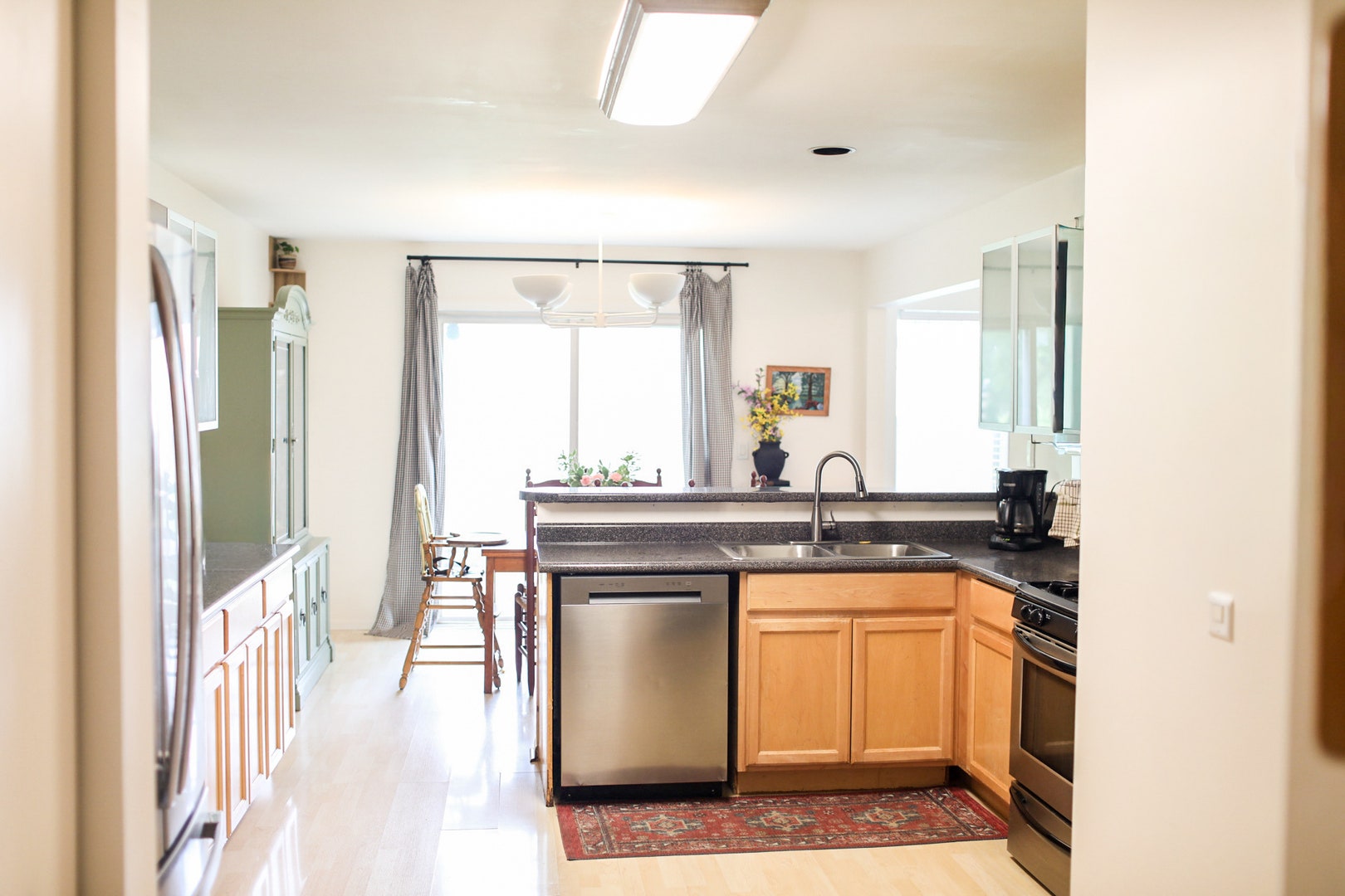 2324 College Green Drive, Elgin, IL 60123 2324 College Green Drive, Elgin, IL 60123